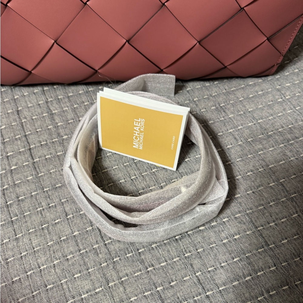 Michael Kors Rose Satchel - Picture 5 of 7